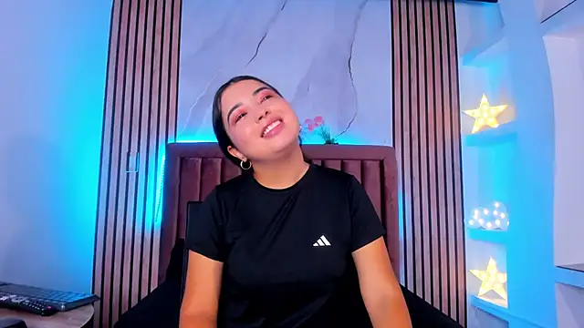 Snapshot of LunaWiill_ chatting on October 21, 2025, 12:17 pm LunaWiill online show from October 21, 2025, 12:17 pm