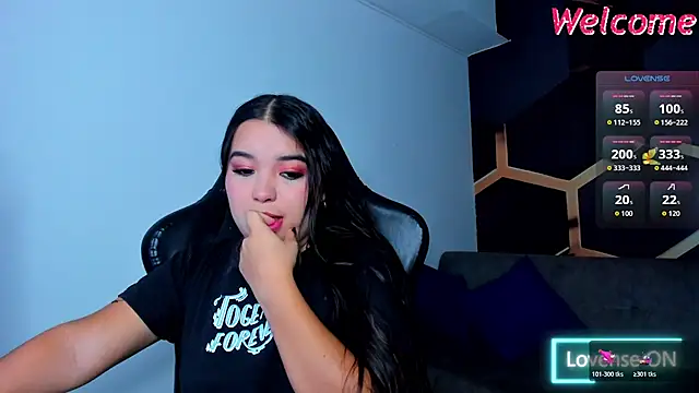 LunaWiill  online show from January 16, 2026, 7:18 pm