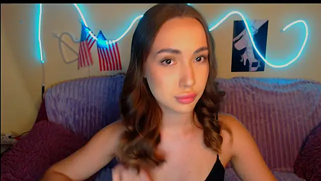 Snapshot of Mia_cutie77 chatting on September 21, 2025, 7:32 am Mia cutie77 online show from September 21, 2025, 7:32 am