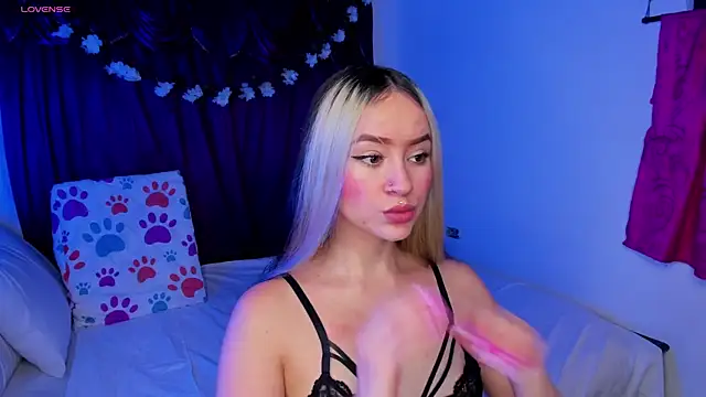 Shairaclark  online show from April 9, 2026, 2:00 am