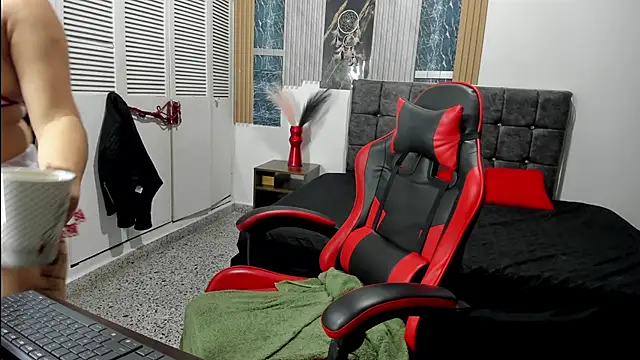 Snapshot of megan_yq chatting on October 21, 2025, 12:55 am megan yq online show from October 21, 2025, 12:55 am