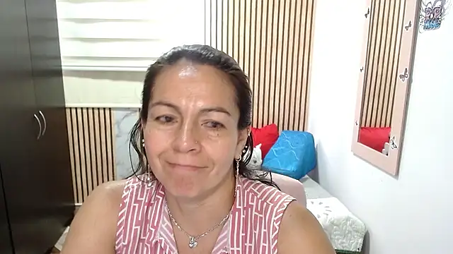 Snapshot of camilavargas_ chatting on May 27, 2026, 3:09 pm camilavargas online show from May 27, 2026, 3:09 pm