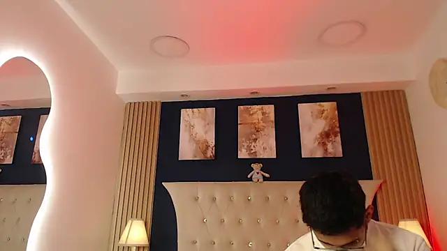 SalvadorFit online show from March 29, 2026, 9:04 pm