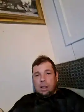 Snapshot of jerryaaron81 chatting on September 20, 2025, 8:37 am jerryaaron81 online show from September 20, 2025, 8:37 am