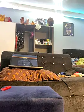 Daavikolovivi online show from November 24, 2025, 1:44 pm