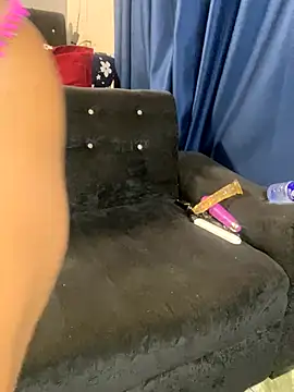 Daavikolovivi online show from December 3, 2025, 3:14 am