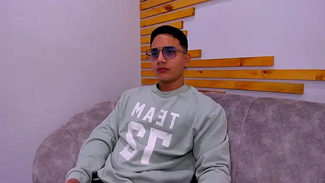 Snapshot of axel_vega chatting on September 30, 2025, 7:08 pm axel vega online show from September 30, 2025, 7:08 pm