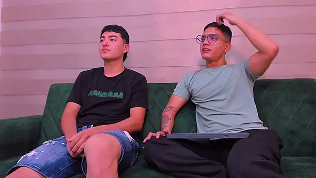 Snapshot of axel_vega chatting on November 27, 2025, 7:38 pm axel vega online show from November 27, 2025, 7:38 pm