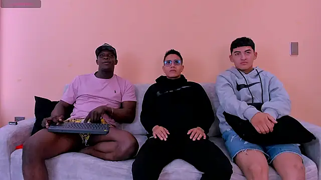 Snapshot of axel_vega chatting on November 29, 2025, 1:47 pm axel vega online show from November 29, 2025, 1:47 pm