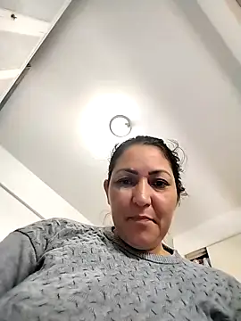 Lunita86 online show from March 5, 2026, 1:51 pm