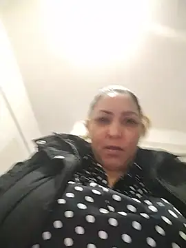 Snapshot of Lunita86 chatting on June 9, 2026, 2:01 am Lunita86 online show from June 9, 2026, 2:01 am