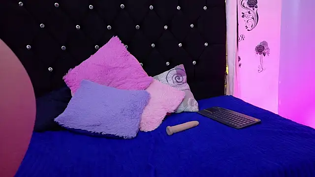 queen salomme online show from October 15, 2025, 11:54 am