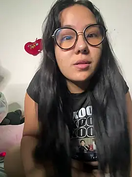 Snapshot of sacha_torres02 chatting on May 28, 2026, 4:21 am sacha torres02 online show from May 28, 2026, 4:21 am