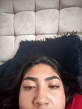 Snapshot of Violettabloom_ chatting on October 13, 2025, 8:53 pm Violettabloom online show from October 13, 2025, 8:53 pm