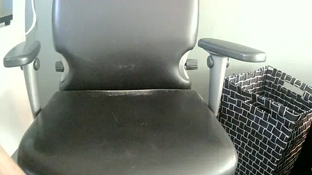 Snapshot of monty19cm chatting on July 31, 2026, 10:14 am monty19cm online show from July 31, 2026, 10:14 am