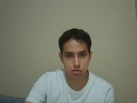 Snapshot of supguyLat chatting on April 23, 2026, 4:46 am supguyLat online show from April 23, 2026, 4:46 am