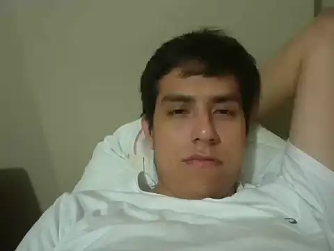 Snapshot of supguyLat chatting on June 4, 2026, 5:35 am supguyLat online show from June 4, 2026, 5:35 am