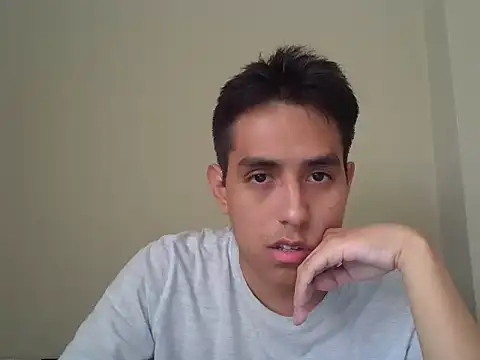 Snapshot of supguyLat chatting on August 8, 2026, 6:10 pm supguyLat online show from August 8, 2026, 6:10 pm