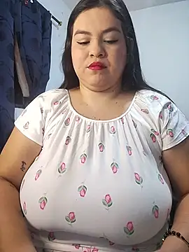 LucyDiamonds1 online show from February 16, 2026, 9:49 am