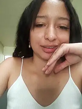 Snapshot of Vale_stone_ chatting on June 27, 2026, 5:51 pm Vale stone online show from June 27, 2026, 5:51 pm