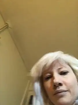 Snapshot of juliaoneandonly chatting on October 7, 2025, 9:06 am juliaoneandonly online show from October 7, 2025, 9:06 am