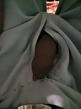 Swati335 online show from December 14, 2025, 5:57 am