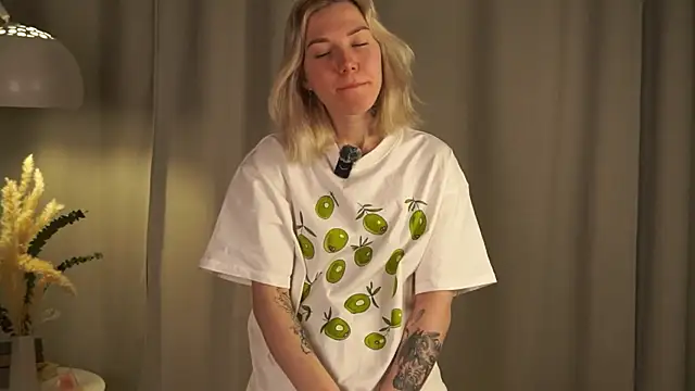 DianeHonnette online show from April 4, 2026, 7:22 pm