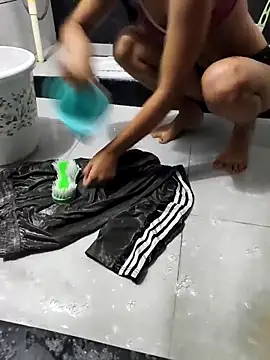 sassyishhu76 online show from November 9, 2025, 6:33 am