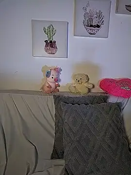 Suzanelee1 online show from October 4, 2025, 3:37 am