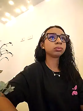 Suzanelee1 online show from October 4, 2025, 11:25 pm