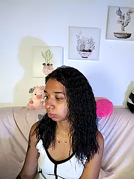 Suzanelee1 online show from October 7, 2025, 3:09 pm