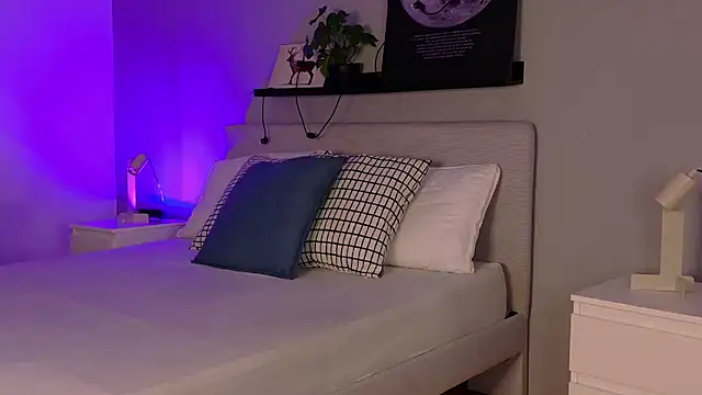 KeendraFox  online show from March 9, 2026, 10:08 am