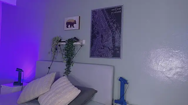 KeendraFox  online show from March 29, 2026, 11:10 am