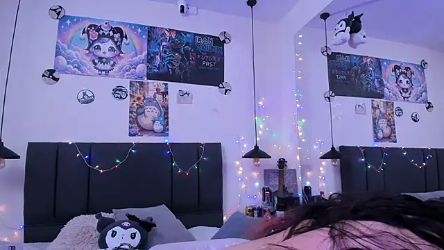 SabrinaV  online show from March 9, 2026, 11:47 am