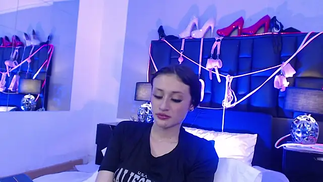 Emily Swiftt online show from October 23, 2025, 7:29 am