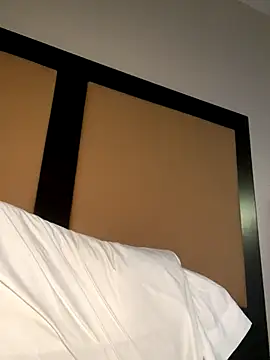 Snapshot of QUEENCALIMOD chatting on October 28, 2025, 5:11 am QUEENCALIMOD online show from October 28, 2025, 5:11 am