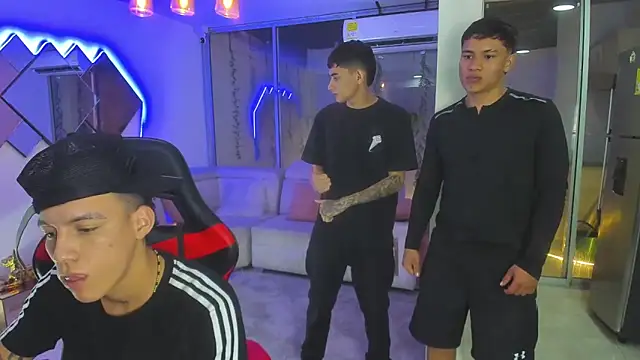 Snapshot of Houseofwarrios chatting on December 20, 2025, 5:36 am Houseofwarrios online show from December 20, 2025, 5:36 am