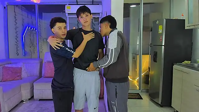 Snapshot of Houseofwarrios chatting on January 13, 2026, 5:46 am Houseofwarrios online show from January 13, 2026, 5:46 am