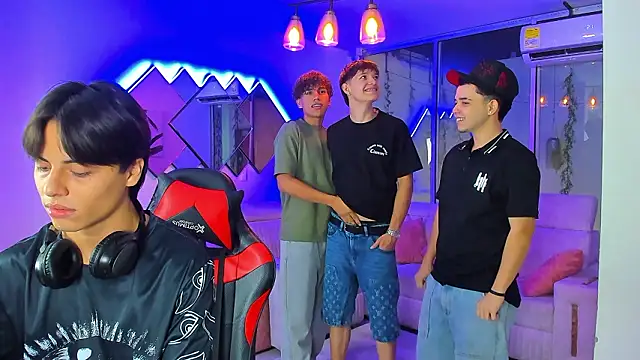 Snapshot of Houseofwarrios chatting on February 24, 2026, 5:49 am Houseofwarrios online show from February 24, 2026, 5:49 am