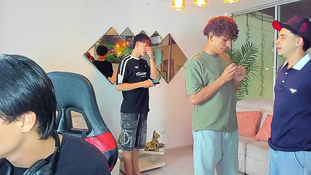 Snapshot of Houseofwarrios chatting on March 4, 2026, 5:13 am Houseofwarrios online show from March 4, 2026, 5:13 am