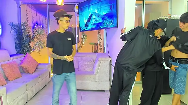 Houseofwarrios online show from April 16, 2026, 4:35 am