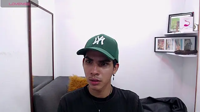 David 925  online show from November 22, 2025, 9:36 pm