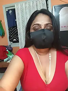 Snapshot of queendivya chatting on May 14, 2026, 5:42 pm queendivya online show from May 14, 2026, 5:42 pm