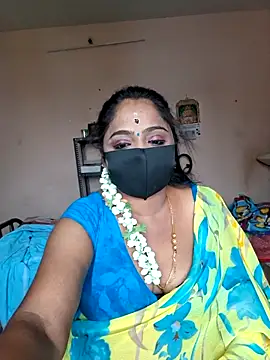 Snapshot of queendivya chatting on May 22, 2026, 7:04 am queendivya online show from May 22, 2026, 7:04 am