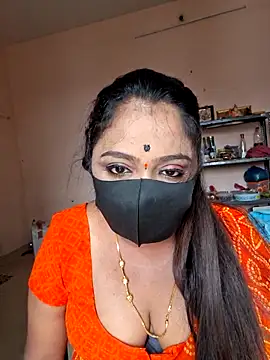 Snapshot of queendivya chatting on May 24, 2026, 9:36 am queendivya online show from May 24, 2026, 9:36 am
