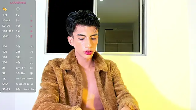 Snapshot of Erick_Velveth chatting on May 11, 2026, 5:35 am Erick Velveth online show from May 11, 2026, 5:35 am