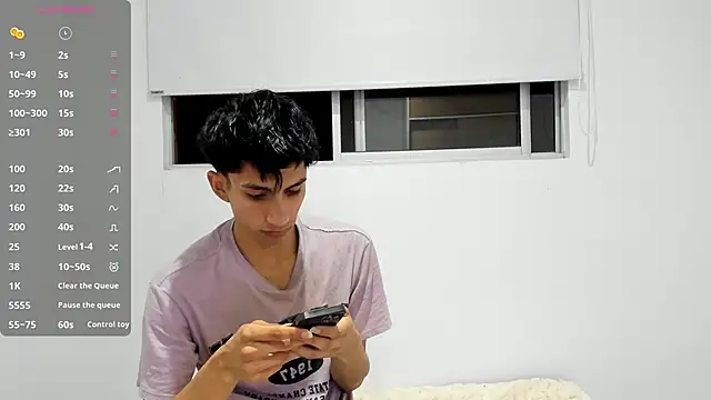 Snapshot of Erick_Velveth chatting on May 19, 2026, 4:52 am Erick Velveth online show from May 19, 2026, 4:52 am