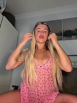 BabyBluexox online show from June 3, 2026, 9:12 am