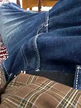 crish09 online show from October 29, 2025, 12:40 pm