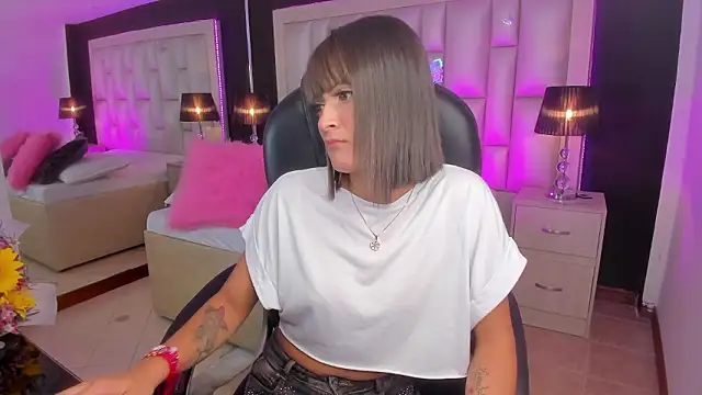 LuisaJonnes  online show from March 9, 2026, 3:16 pm